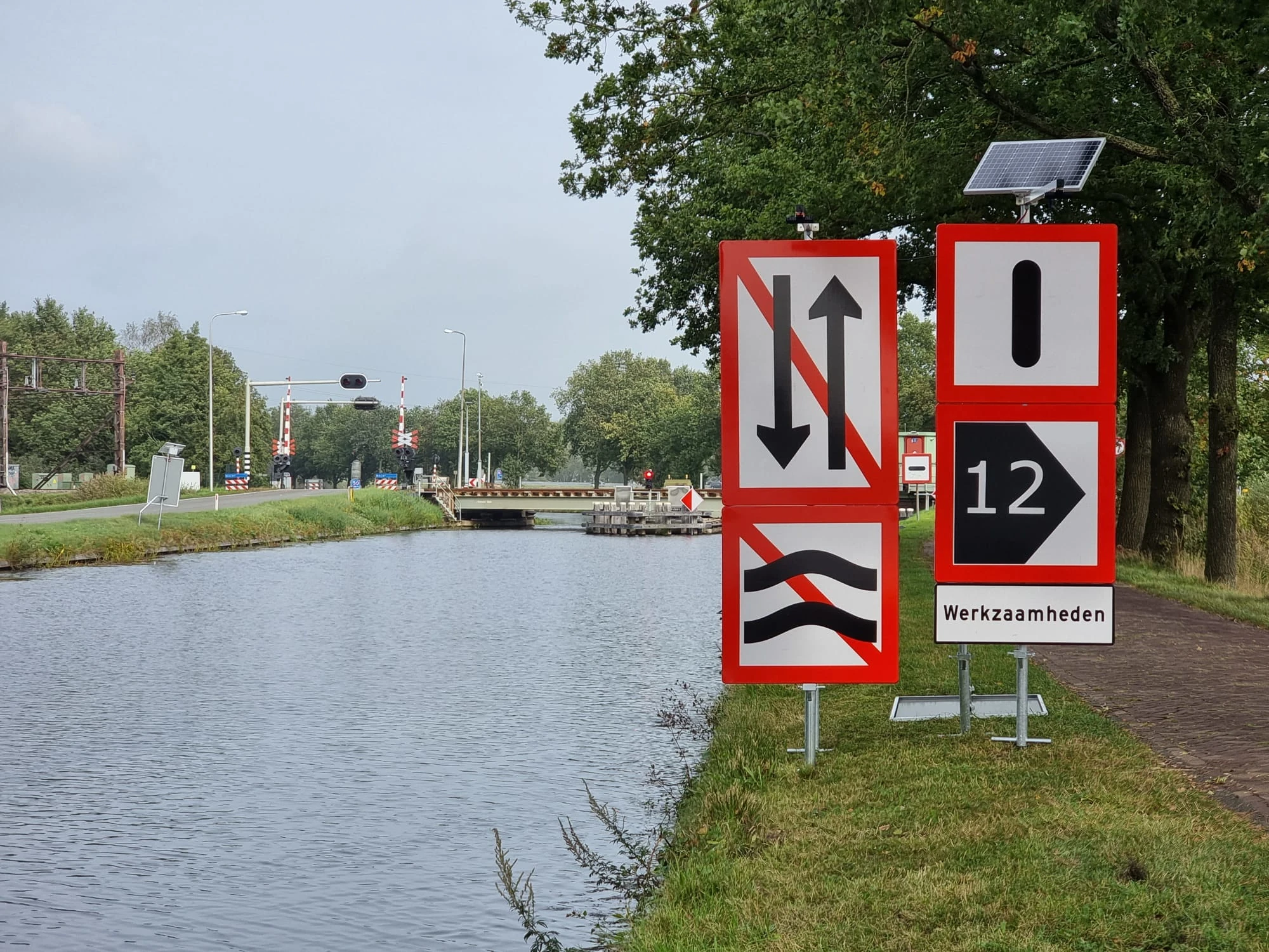 Aanstraalverlichting voor vaarwegen